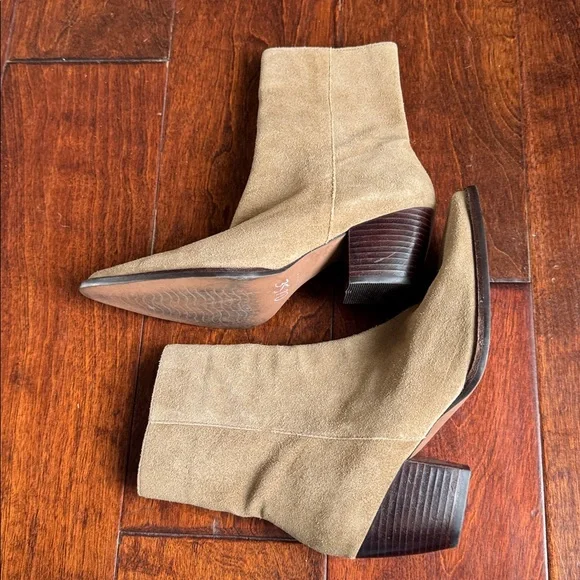 MATISSE CATY ANKLE BOOT, TAUPE, SIZE 8. - Picture 6 of 11